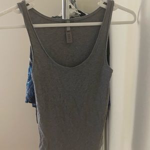 Gray skims in size medium tank